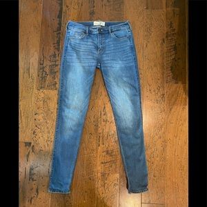 Abercrombie & Fitch Supper Skinny 29R/8 No rips